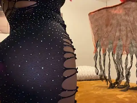 NadiaBanks online show from November 1, 3:35 am