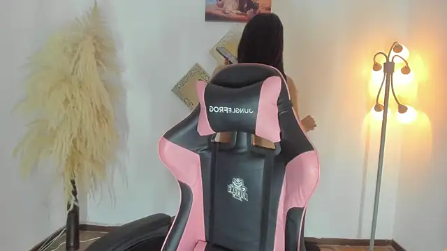 kattadoll online show from February 26, 11:05 pm