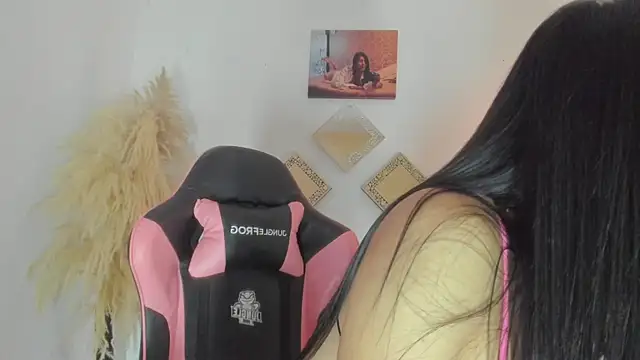 kattadoll online show from March 18, 1:35 pm