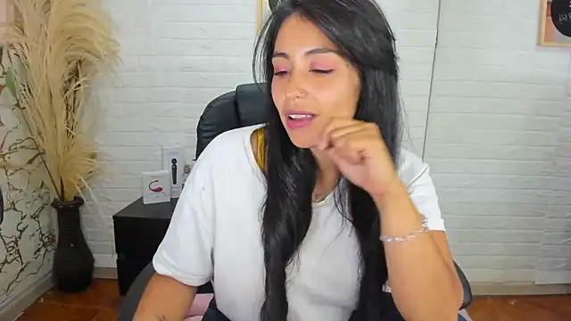 Aisha 09 online show from February 13, 6:37 pm