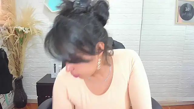 Aisha 09 online show from February 21, 3:43 pm