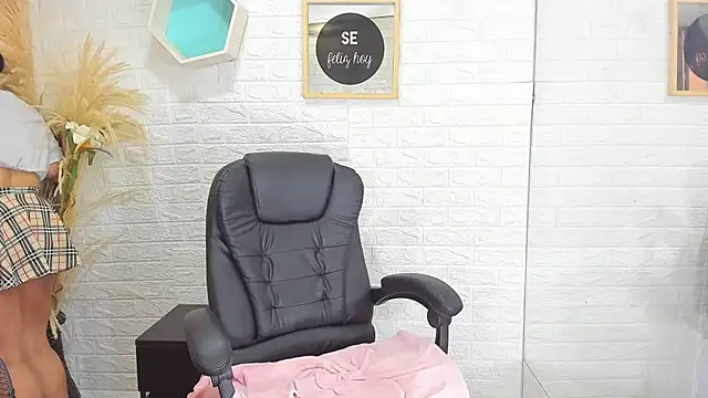 Aisha 09 online show from February 26, 9:09 pm