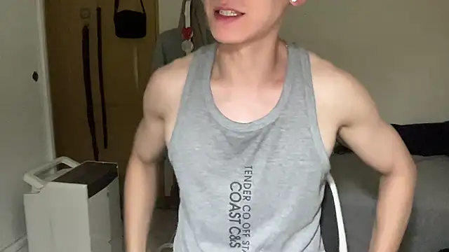 Snapshot of tomtom_henry chatting on October 23, 4:16 pm tomtom henry online show from October 23, 4:16 pm