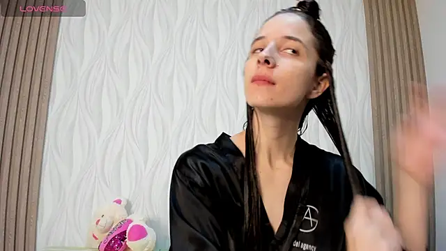  ashleymiller online show from April 30, 5:09 pm