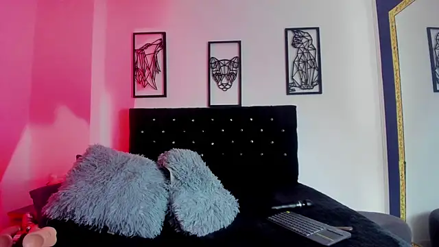 FelinaJohnson online show from May 8, 5:17 pm
