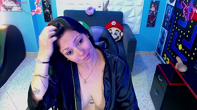 Snapshot of FelinaJohnson chatting on March 4, 11:32 pm FelinaJohnson online show from March 4, 11:32 pm
