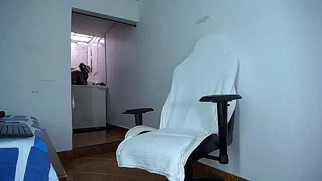 diamond black00 online show from December 20, 6:33 pm