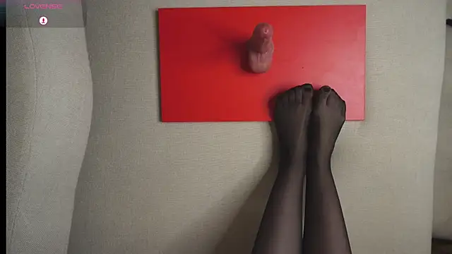 Yourlittledemon online show from December 15, 8:15 pm