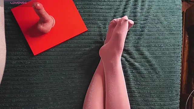 Yourlittledemon online show from December 11, 7:25 pm