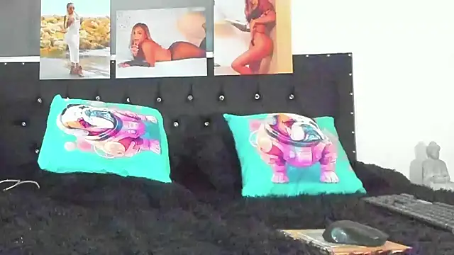 Snapshot of doll_celeste20 chatting on March 5, 3:51 am doll celeste20 online show from March 5, 3:51 am