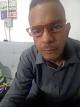 latinmartin73 online show from March 18, 1:02 am