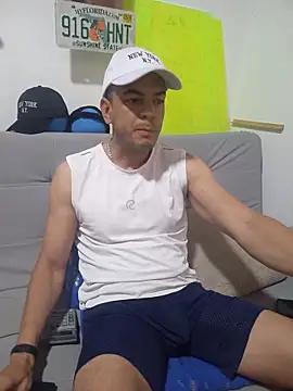 latinmartin73 online show from October 26, 1:33 pm