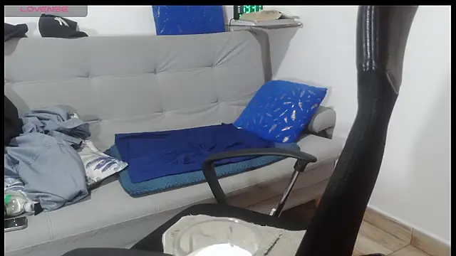 latinmartin73 online show from April 15, 12:38 am