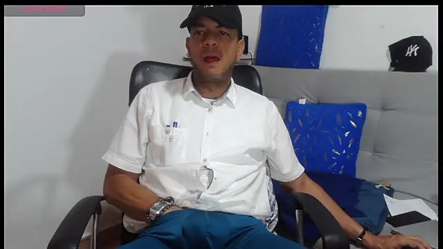 latinmartin73 online show from April 11, 1:59 pm