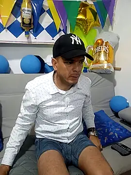 latinmartin73 online show from October 1, 11:52 pm