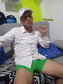 latinmartin73 online show from October 14, 10:53 pm