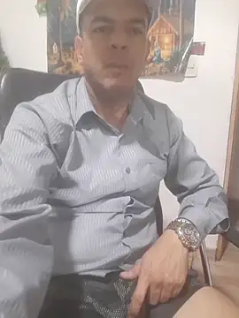 latinmartin73 online show from January 8, 1:00 am