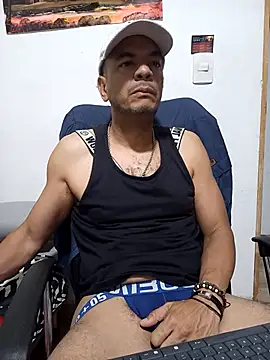 latinmartin73 online show from September 14, 1:50 am