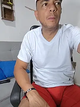 latinmartin73 online show from June 2, 12:32 am