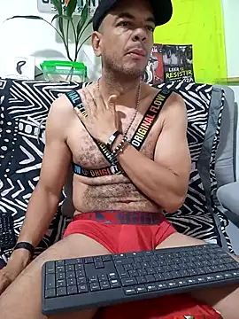 latinmartin73 online show from September 14, 2:39 pm
