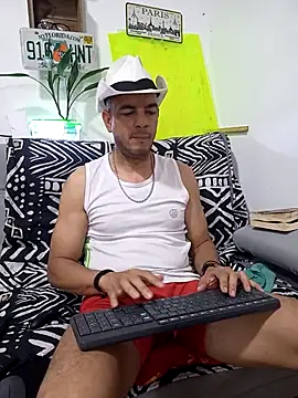 latinmartin73 online show from September 15, 2:45 am