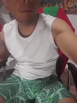 latinmartin73 online show from December 23, 1:05 am