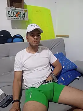 latinmartin73 online show from October 22, 11:58 pm