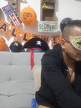 latinmartin73 online show from November 1, 12:28 am