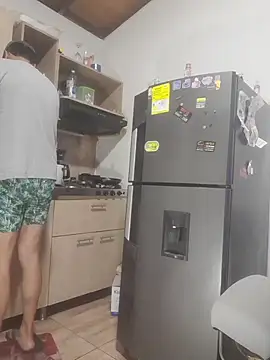 latinmartin73 online show from December 15, 2:28 am