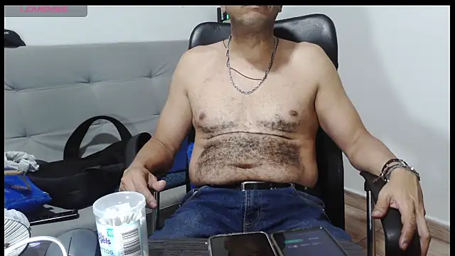 latinmartin73 online show from March 13, 12:04 am