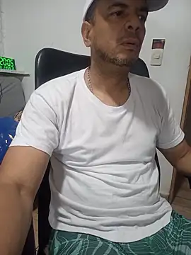 latinmartin73 online show from February 11, 1:05 am