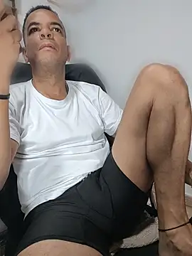 latinmartin73 online show from May 8, 1:31 am