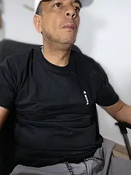 latinmartin73 online show from April 26, 2:09 am