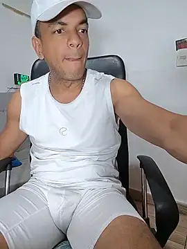 latinmartin73 online show from May 30, 5:03 am