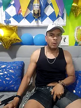 latinmartin73 online show from September 29, 2:51 am