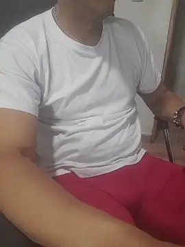 latinmartin73 online show from February 12, 12:21 am