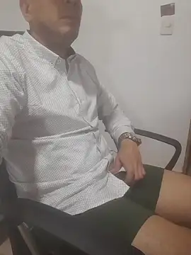 latinmartin73 online show from February 16, 11:46 pm