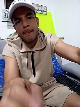 latinmartin73 online show from September 20, 3:33 am