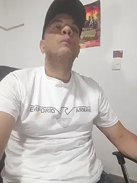 latinmartin73 online show from December 2, 11:17 pm