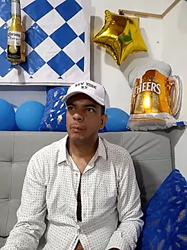 latinmartin73 online show from September 25, 12:16 am