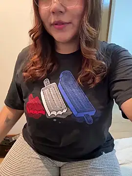 kittyfresita online show from March 13, 3:22 am