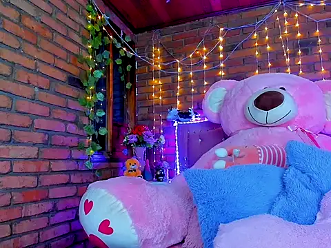 Snapshot of dulcevegga chatting on October 4, 5:42 am dulcevegga online show from October 4, 5:42 am