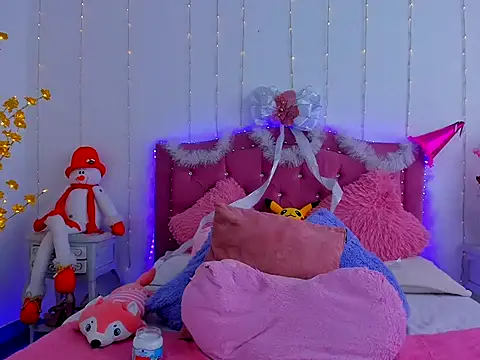 Snapshot of dulcevegga chatting on December 14, 7:08 pm dulcevegga online show from December 14, 7:08 pm