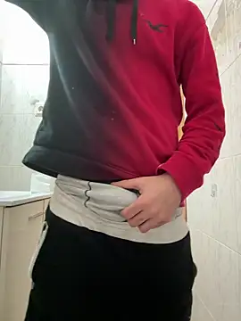 jovenestraviesos online show from February 10, 8:19 pm