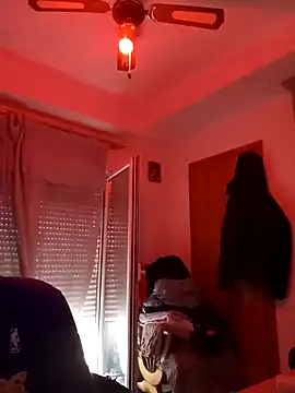 jovenestraviesos online show from March 16, 5:50 pm