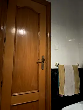 jovenestraviesos online show from October 24, 5:34 pm