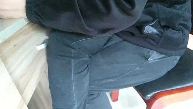 huzi518 online show from March 21, 2:46 am