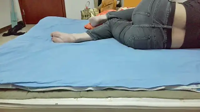 huzi518 online show from October 24, 2:27 pm