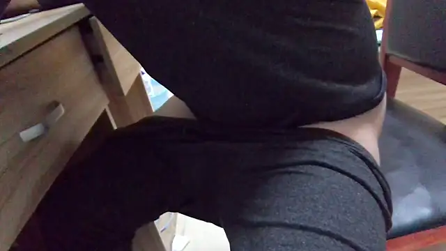 huzi518 online show from March 11, 2:11 pm