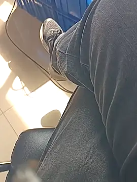 huzi518 online show from March 12, 3:12 am